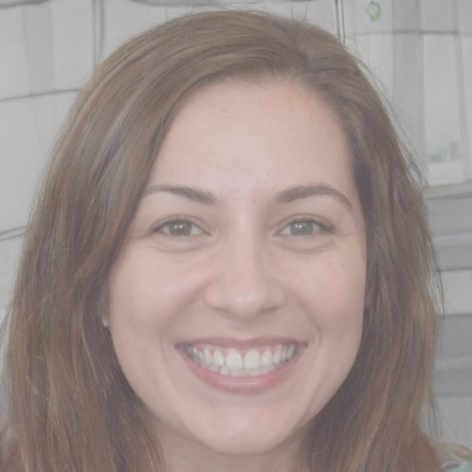 Carmen Aguirre, Directora de Análisis Financiero de cariventoq